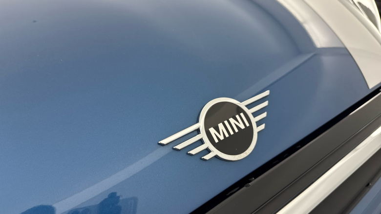 MINI Hatchback 1.5 Cooper Classic Premium 5dr Petrol Hatchback